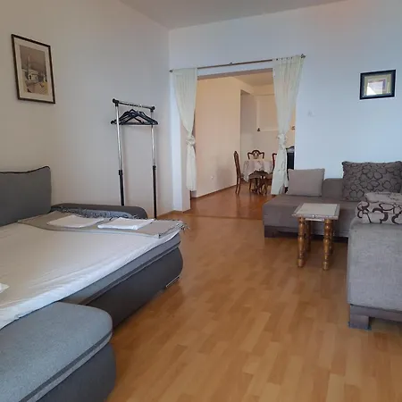 Alexa Appartement Brist
