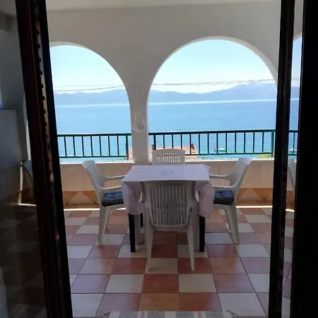 Alexa Apartman *