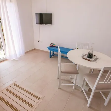 Alexa Apartman *