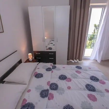 Alexa Apartman *