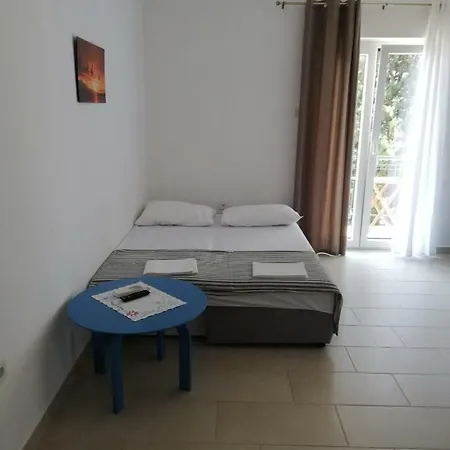Alexa Apartman *