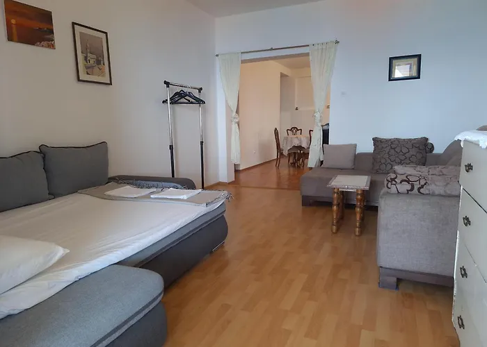 Alexa Apartman Brist